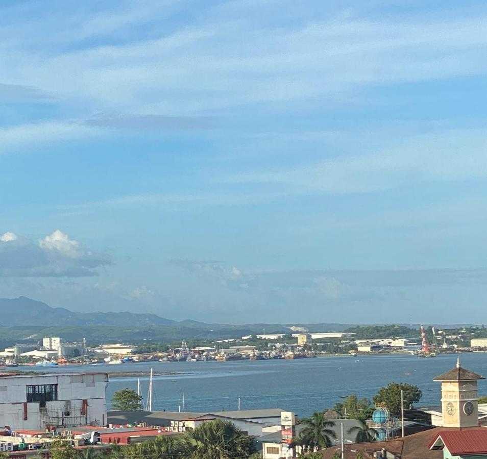 Seaview Amani Grand Resort Residences 3-5Mins From Airport Lapu-Lapu City Exteriör bild